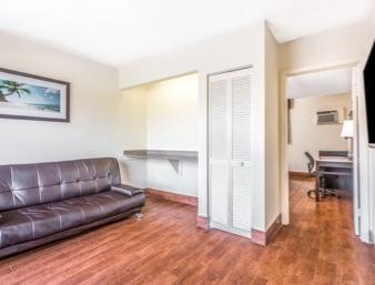 Econo Lodge Inn & Suites Florida City Quarto foto