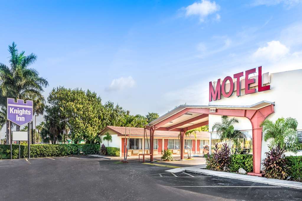 Econo Lodge Inn & Suites Florida City Exterior foto